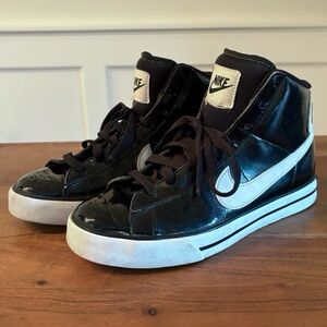 Nike Classic High Top Women's 7 Black Patent Sneakers Shoes Retro Streetwear